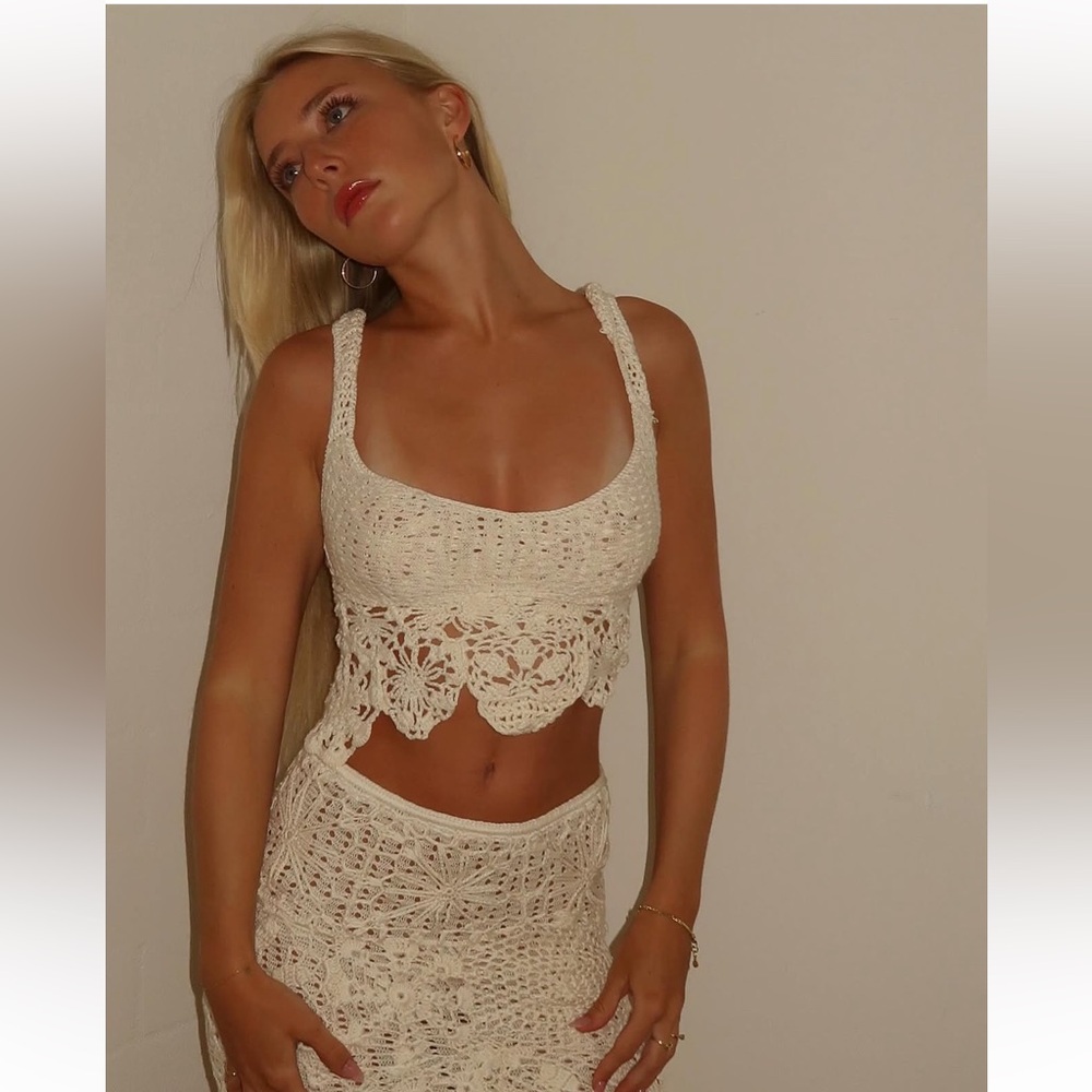 Indah Libra crochet top and Neptune skirt in vanilla - Picture 15 of 17
